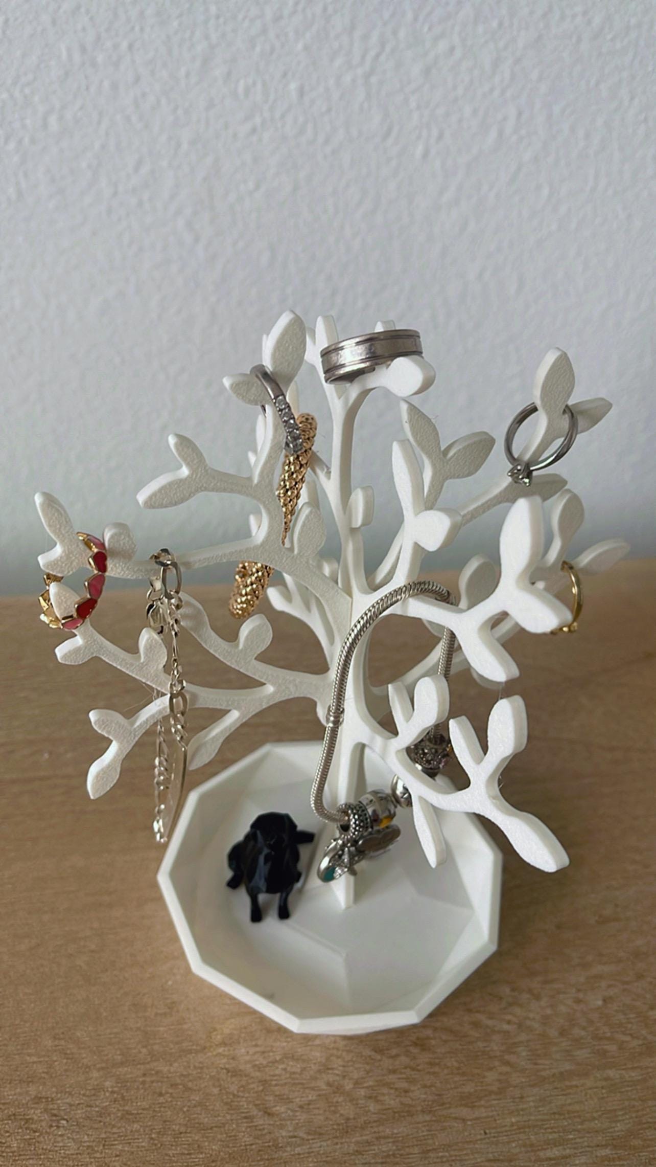 Elegant Tree-Shaped Jewelry Holder with Dog