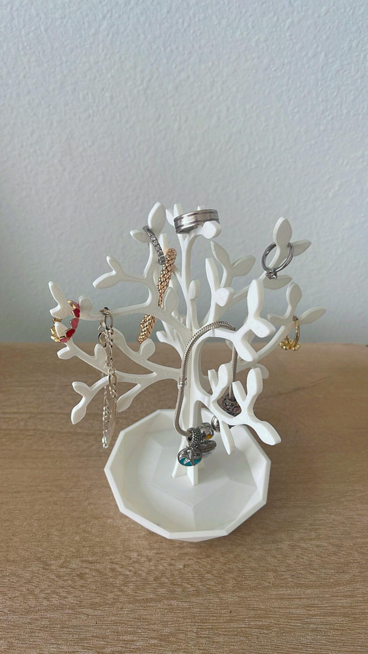 Elegant Tree-Shaped Jewelry Holder with Dog