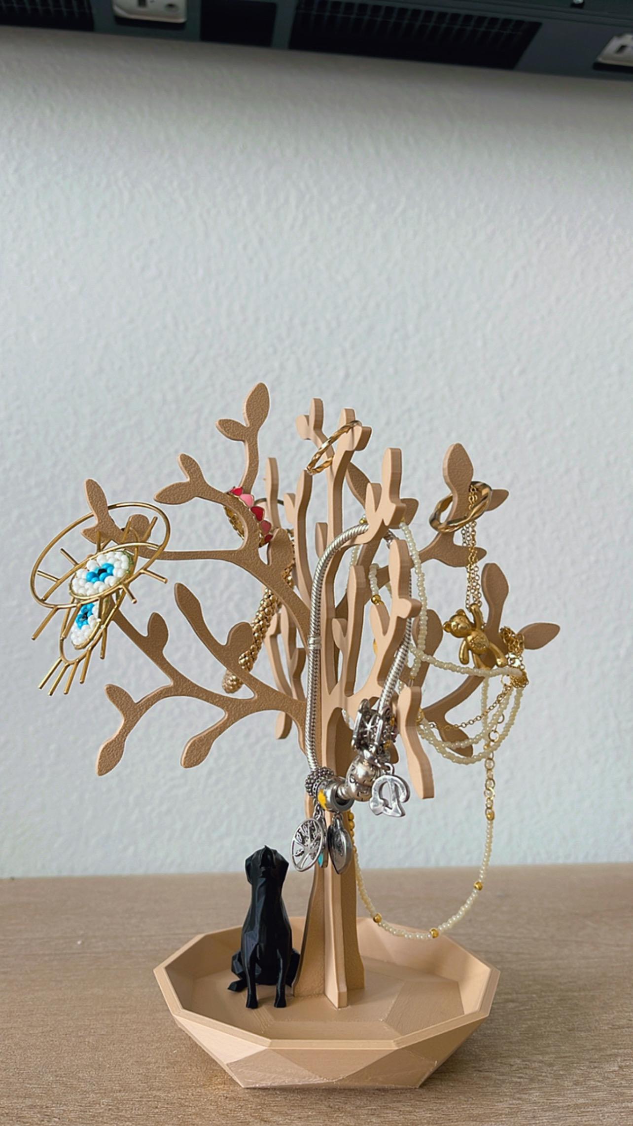 Elegant Tree-Shaped Jewelry Holder with Dog