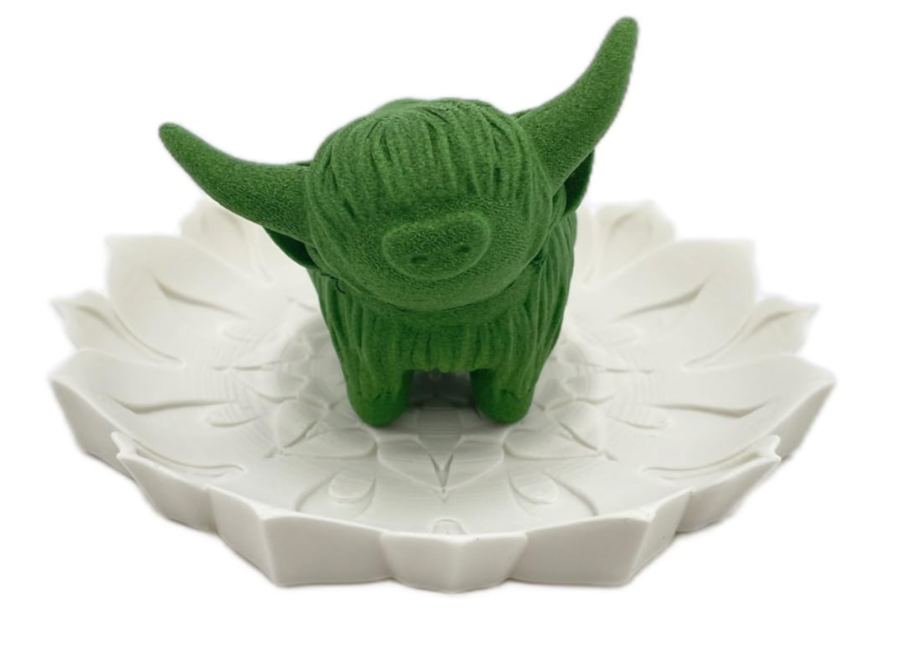 Elegant Highland Cow Ring Holder with Floral Pattern Dish - Unique Jewelry Display - Personalized Ring Organizer - Perfect Engagement