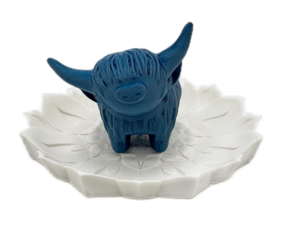 Elegant Highland Cow Ring Holder with Floral Pattern Dish - Unique Jewelry Display - Personalized Ring Organizer - Perfect Engagement