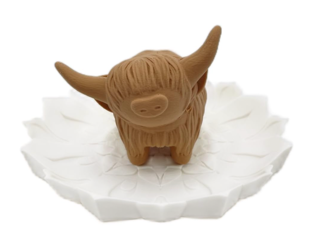 Elegant Highland Cow Ring Holder with Floral Pattern Dish - Unique Jewelry Display - Personalized Ring Organizer - Perfect Engagement